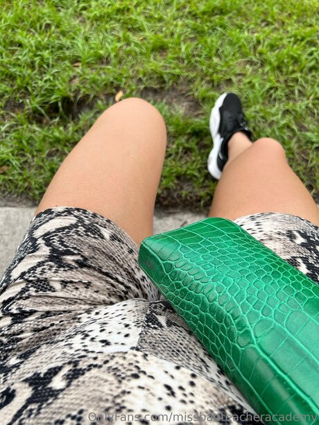 Missbadteacheracademy modèle exclusif images