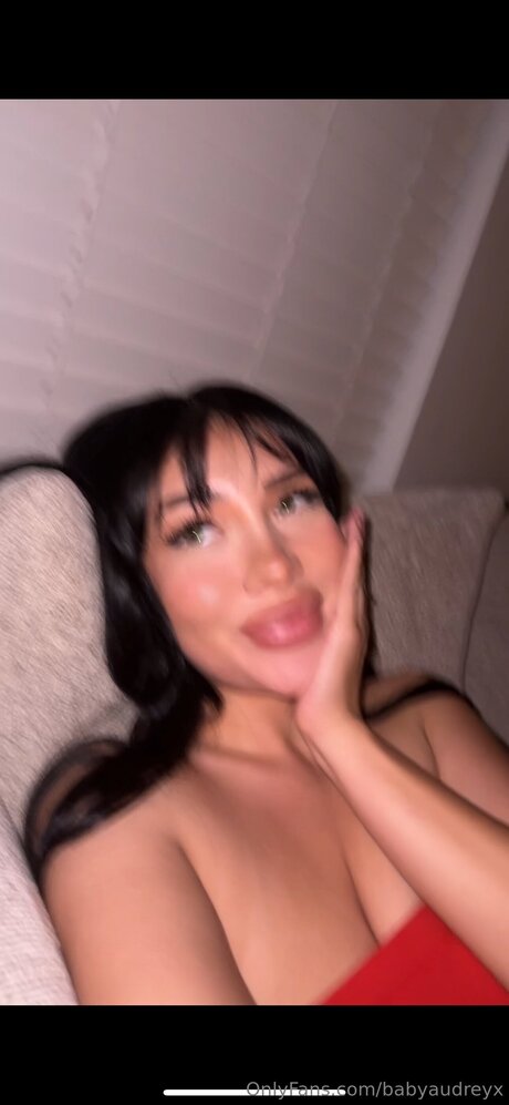 Babyaudreyx nus star du porno des photos