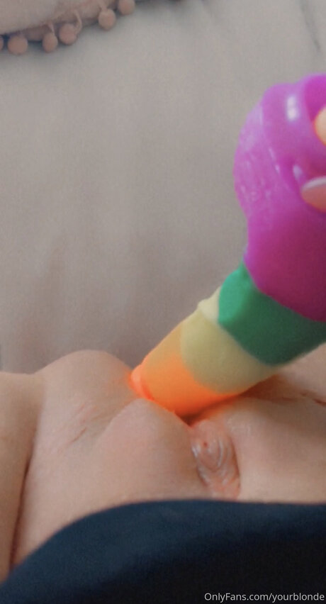 Yourblonde actrice porno image