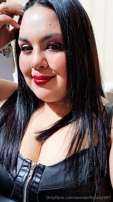 Wonderfullady987 modèle de haute qualité archive