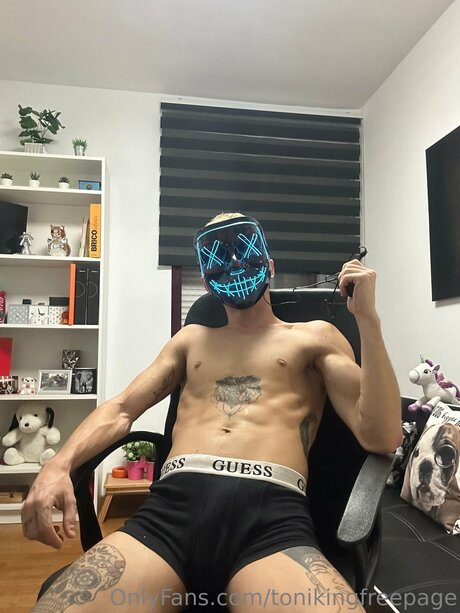 Tonikingfreepage star du porno nue photo