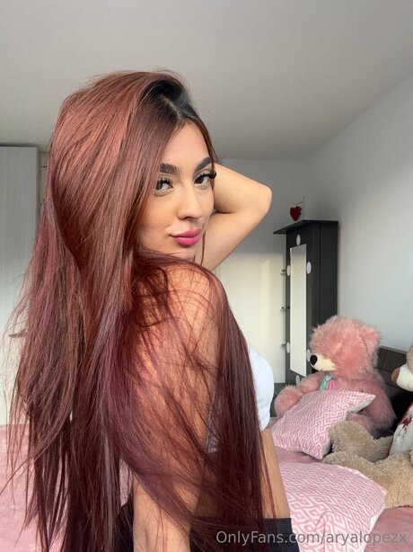 Aryalopezx modèle de haute qualité photo