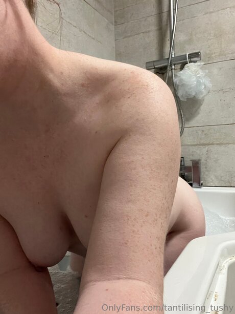 Tantilising Tushy beau modèle galerie