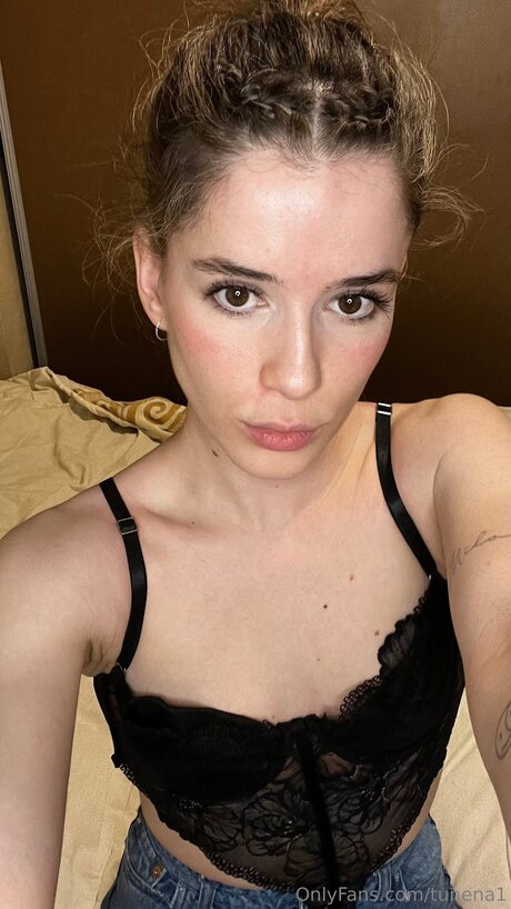 Tunena1 modèle de sexe photo