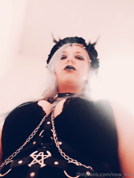 Now Kiss modèle de sexe photos