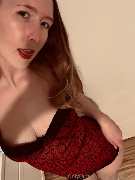 Thebunnyiris étoile érotique image