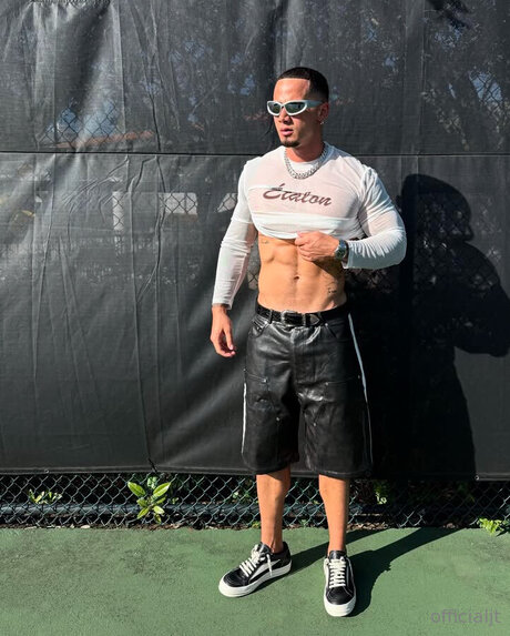 Officialjt belle actrice image