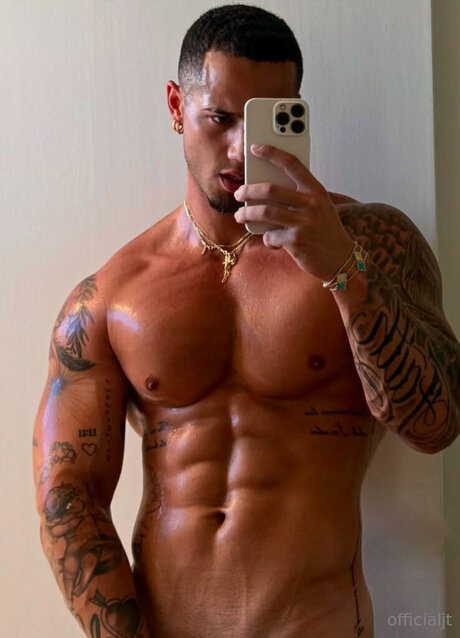 Officialjt star érotique photos