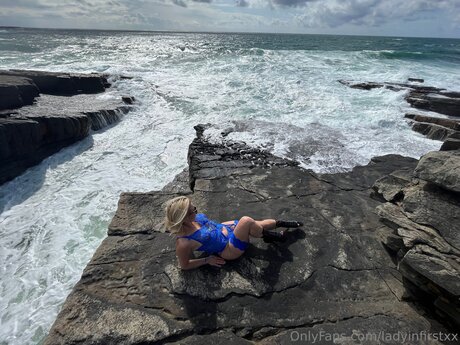 Ladyinfirstxx sexe star photos