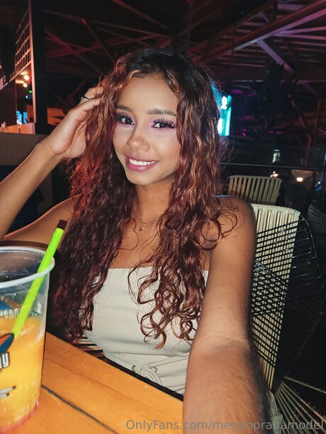 Meganpradamodel modèle de sexe photo