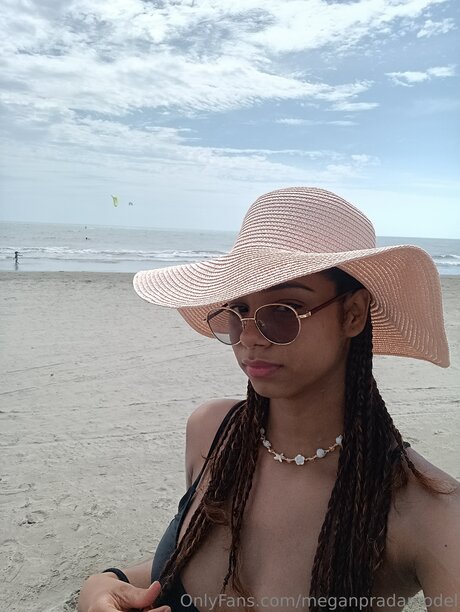 Meganpradamodel belle étoile archive