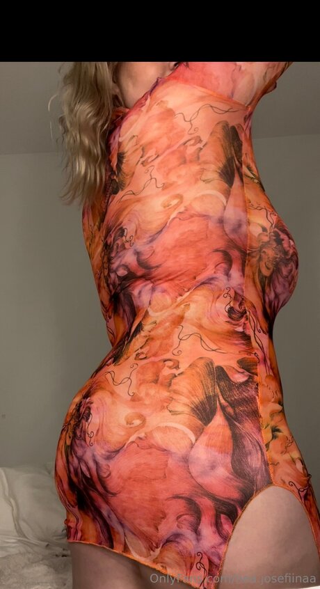 Nea Josefiinaa modèle parfait photos