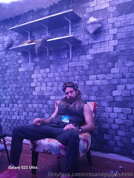 Critsandgiggles4490 actrice pornographique image