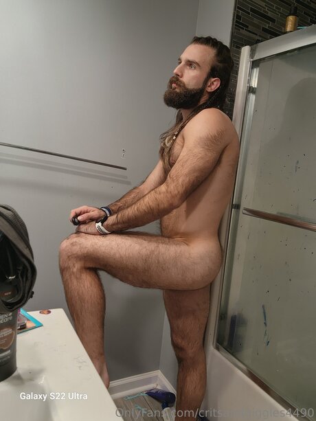 Critsandgiggles4490 art modèle img