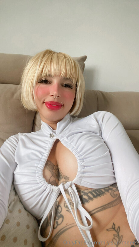 infirmière brune onlyfans beau meilleur photo