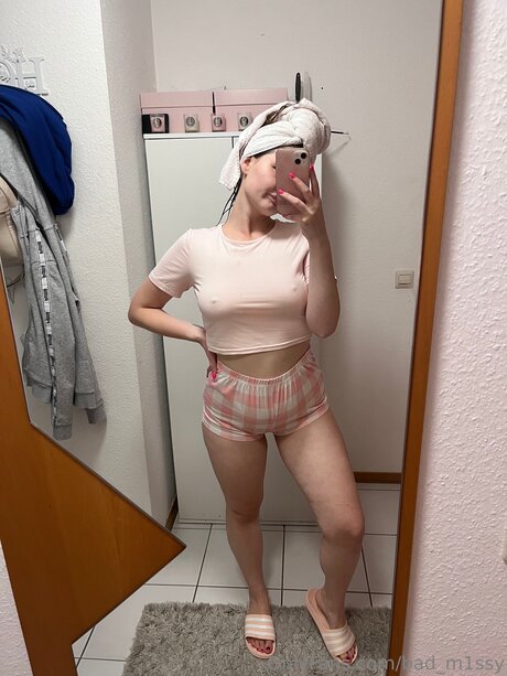 Bad M1ssy actrice sexy images