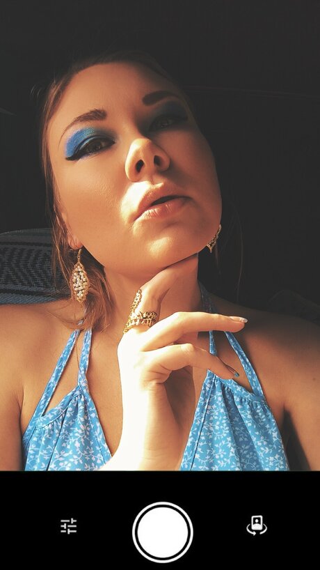 Brttnyblntn92 étoile chaude des photos