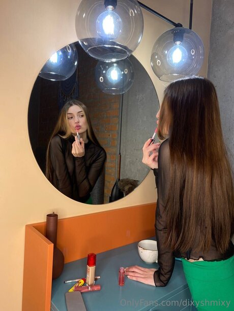 Dixyshmixy modèle magnifique photos