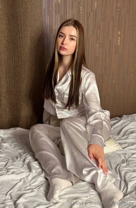 Dixyshmixy modèle magnifique photos