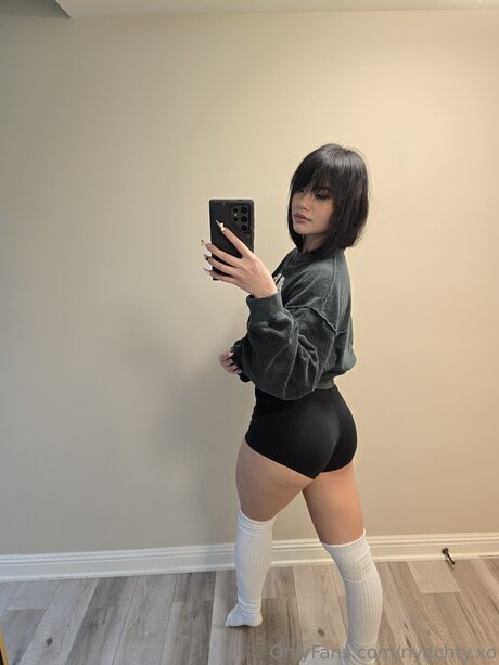 Lilnyachty star du porno chaud galerie