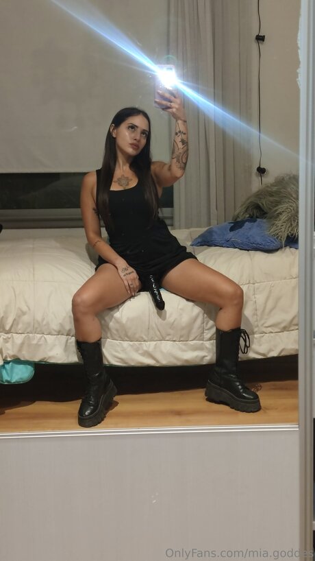 Mia Goddes jolie étoile photos