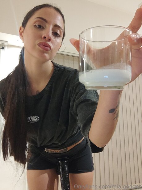 Mia Goddes star du porno xxx image