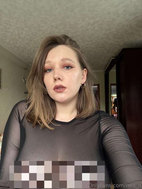 Mrs N étoile exclusive des photos