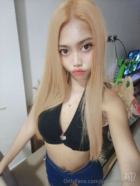 Johntronofficial star pornographique des photos