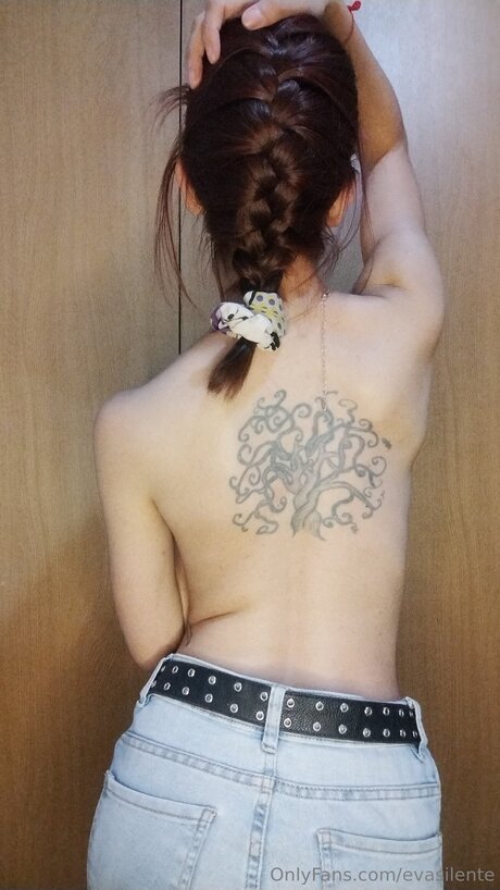 Evasilente modèle exclusif photo