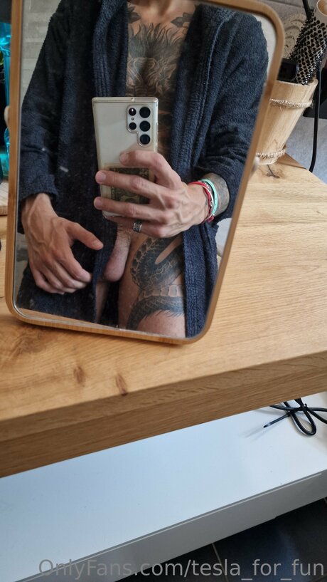 Tesla For Fun star du porno sexy photos