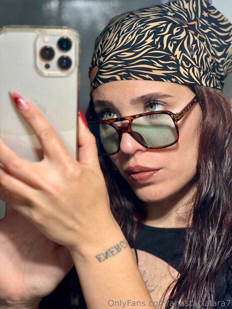 Anasgreenxxx étoile de l'art photo