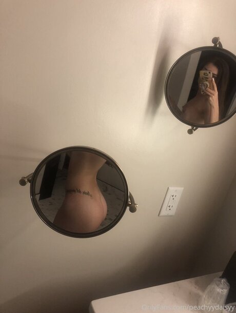 Officialminnie2 modèle sympa image