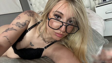 Rubiasophiee nus star du porno archive