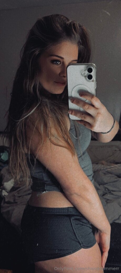 Shainasummerr actrice érotique des photos