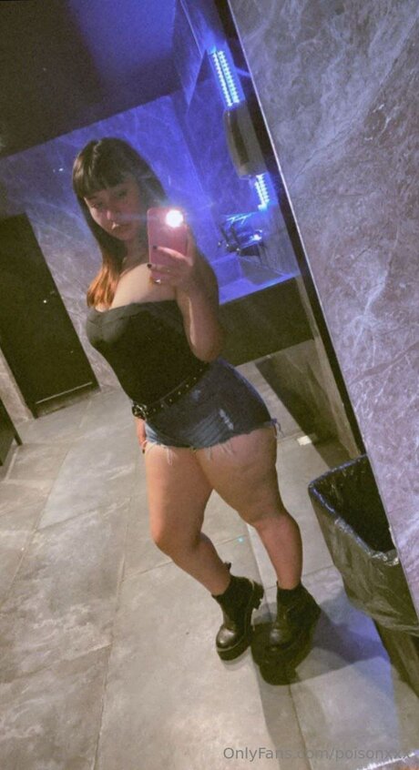 Poisonxxx star du porno sexy photos