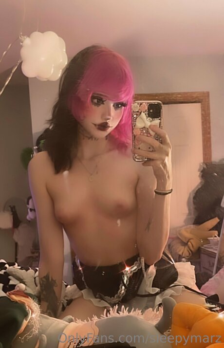 milf aux cheveux noirs onlyfans érotique parfait image