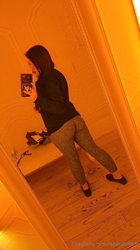 Fallen80963 modèle des photos