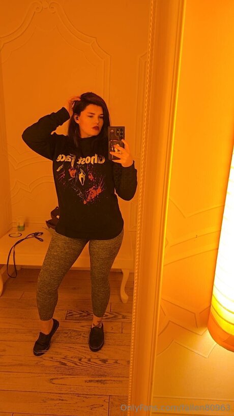 Fallen80963 modèle chaud photo