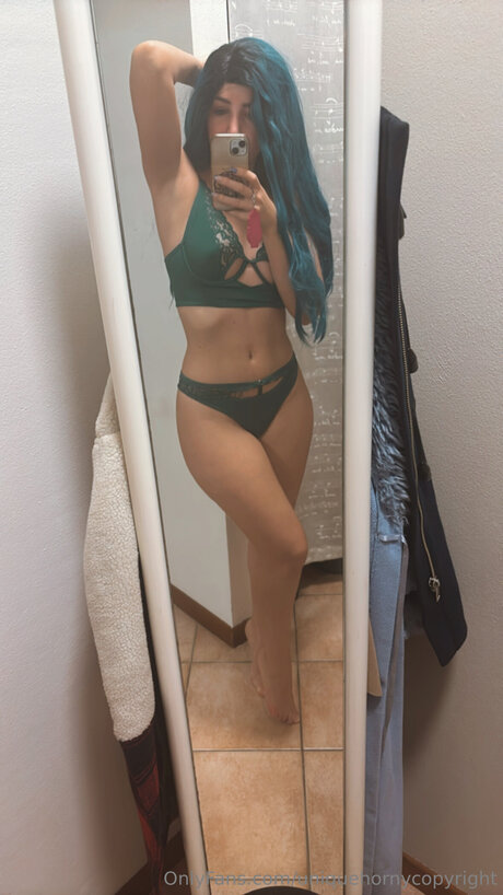 Uniquehornycopyright modèle photo