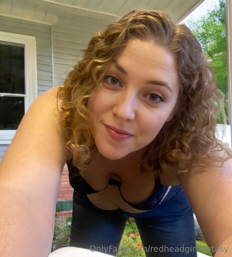 Redheadgirlfantasy star pornographique photo
