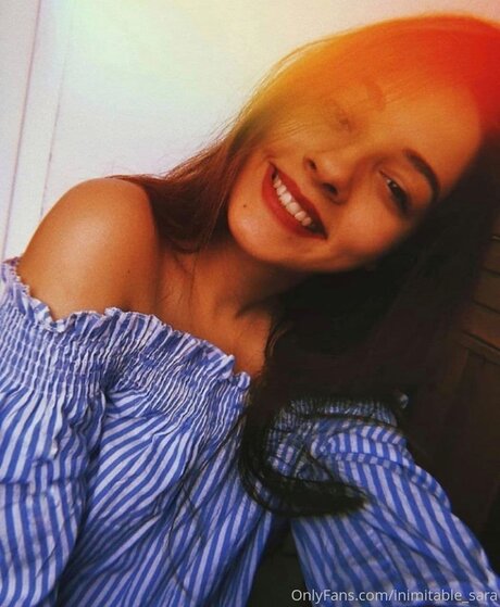 Inimitable Sara actrice érotique image