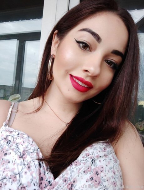 Inimitable Sara star du porno chaud galeries