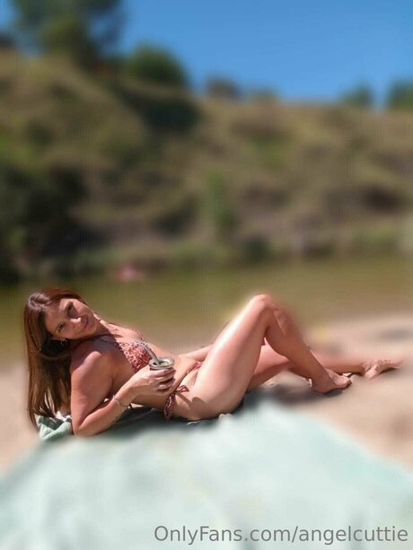 Angelcuttie modèle artistique archive