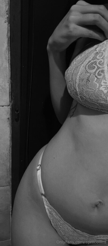 Aprilcollins modèle de sexe img