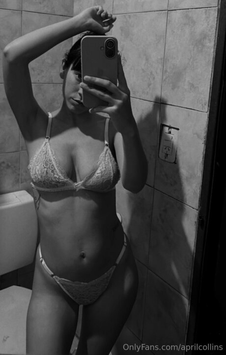 Aprilcollins art modèle img