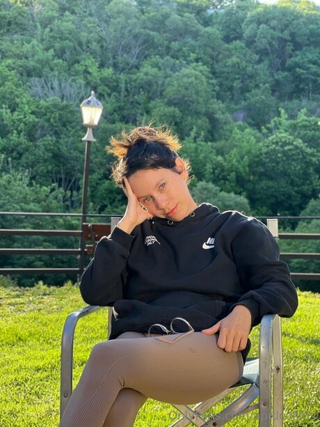 Aprilcollins jolie étoile des photos