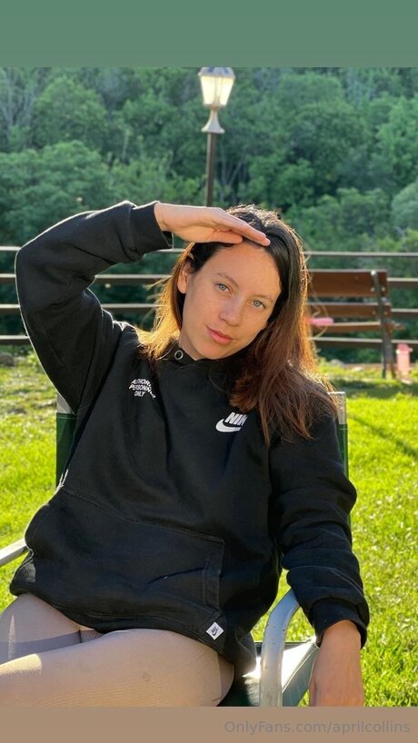 Aprilcollins modèle exclusif des photos