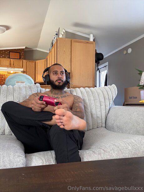 Savagebullxxx actrice érotique des photos