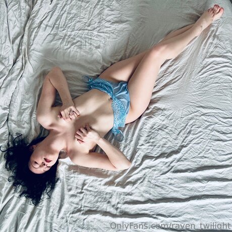 Raven Twilight étoile magnifique images