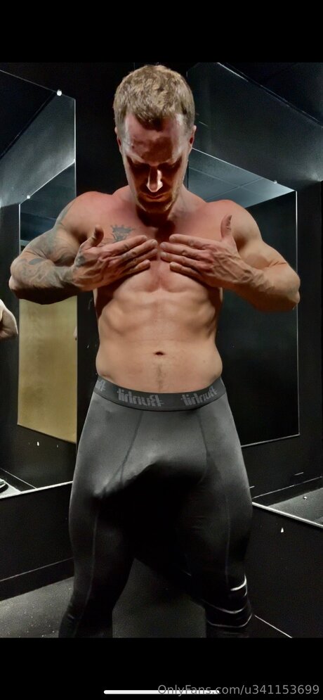 U341153699 actrice érotique galerie